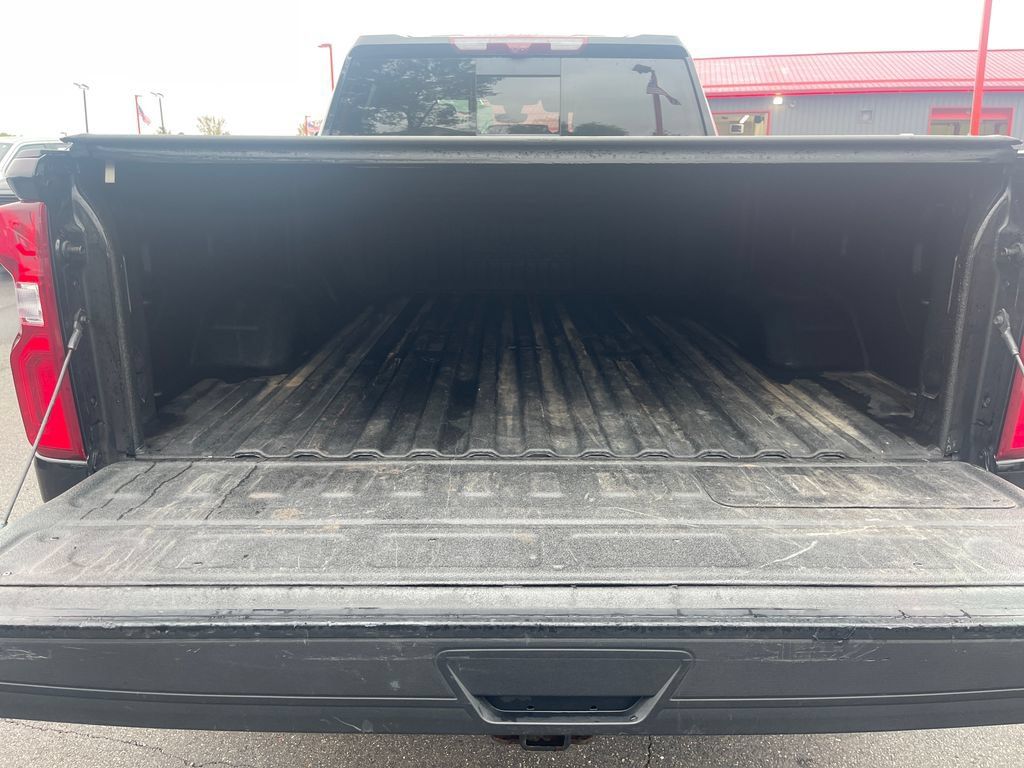 Used 2022 Chevrolet Silverado 3500 High Country w/ Technology Package AWD/4WD image 30