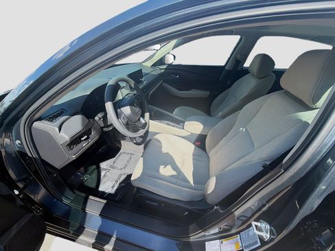 Certified 2024 Honda Accord EX image 18