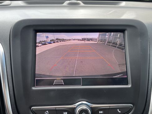 Used 2022 Chevrolet Equinox LT image 18