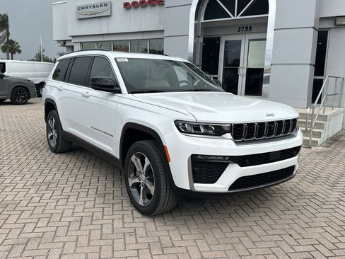 New 2026 Jeep Grand Cherokee L Limited w/ Luxury Tech Group II AWD/4WD image 5