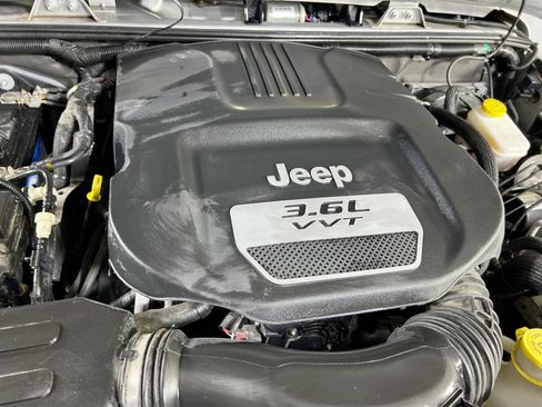 Used 2012 Jeep Wrangler Altitude image 25