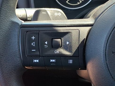Used 2024 Nissan Rogue SV AWD/4WD image 20