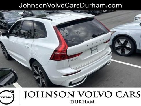 Used 2023 Volvo XC60 B5 Ultimate w/ Climate Package FWD image 4