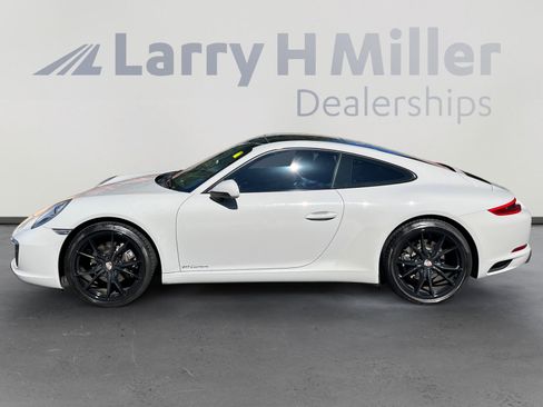 Used 2019 Porsche 911 Carrera RWD image 2