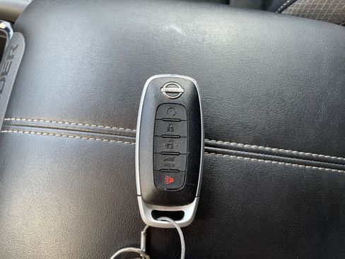 Used 2025 Nissan Pathfinder SV image 21