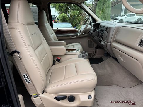 Used 2001 Ford F350 Lariat image 62