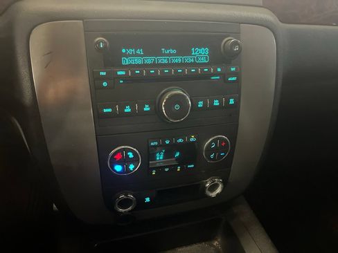 Used 2011 GMC Sierra 2500 SLT w/ Suspension Package, Off-Road AWD/4WD image 18