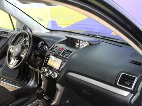 Used 2018 Subaru Forester 2.5i Premium AWD/4WD image 12