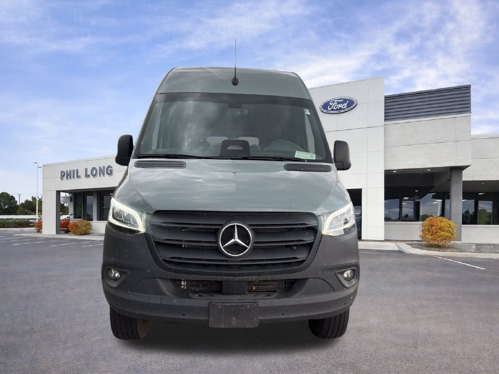 Used 2025 Mercedes-Benz Sprinter 2500 image 2