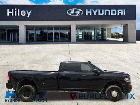 Used 2024 RAM 3500 Tradesman AWD/4WD image 3