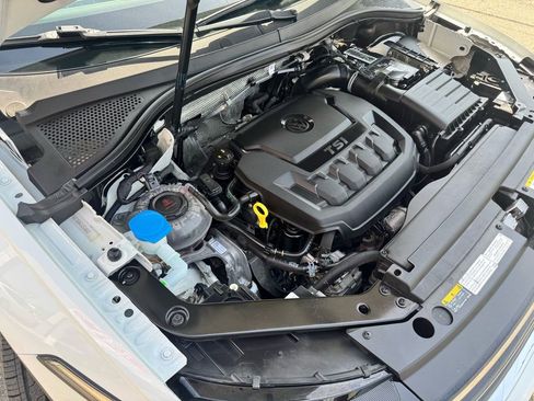 Used 2022 Volkswagen Tiguan SE R-Line image 46