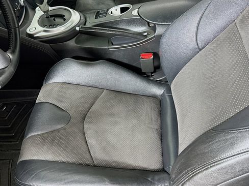Used 2016 Nissan 370Z Touring w/ Aerodynamics Package RWD image 19