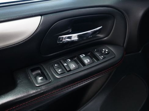 Used 2018 Dodge Grand Caravan GT image 20