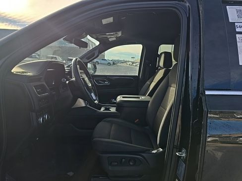 Used 2023 GMC Yukon XL SLE image 9