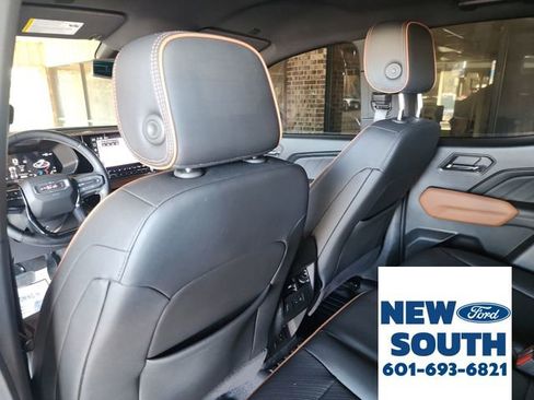 Used 2024 GMC Canyon AT4 w/ AT4 Premium Package image 31