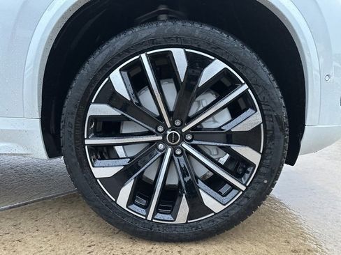New 2026 Volvo XC90 T8 Plus image 9