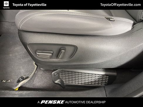 Used 2025 Toyota Sienna LE w/ LE Plus Package image 27