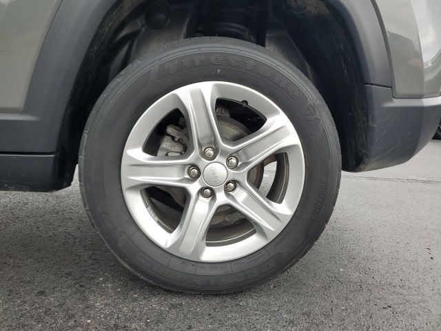 Used 2023 Jeep Compass Latitude w/ Convenience Group AWD/4WD image 9