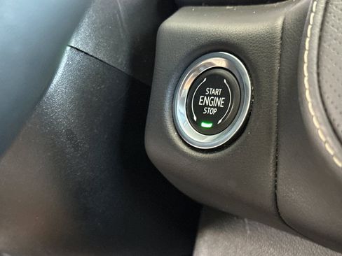 Used 2023 Chevrolet Suburban Premier image 23