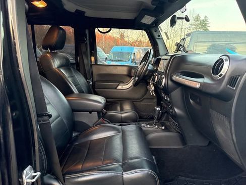 Used 2012 Jeep Wrangler Unlimited Sahara w/ Connectivity Group image 39