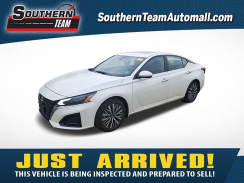 Certified 2024 Nissan Altima 2.5 SV w/ SV Premium Package image 1