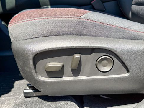 Used 2025 Chevrolet Equinox RS w/ Convenience Package III AWD/4WD image 19