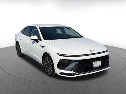 Used 2025 Hyundai Sonata SEL image 3