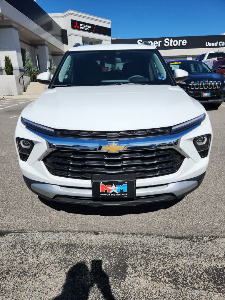 Used 2025 Chevrolet TrailBlazer LT AWD/4WD image 11