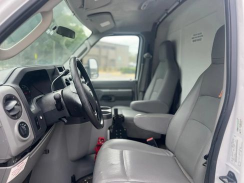 Used 2012 Ford E-450 and Econoline 450 Super Duty RWD image 9