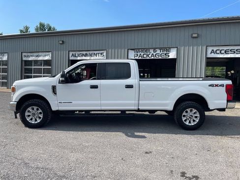 Used 2022 Ford F250 XLT AWD/4WD image 4