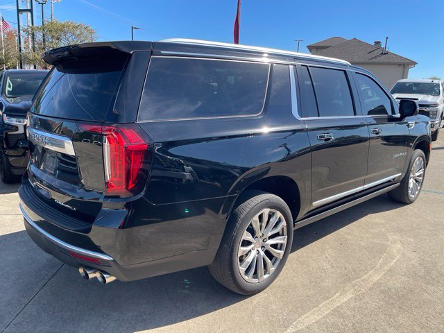 Used 2023 GMC Yukon XL Denali AWD/4WD image 3
