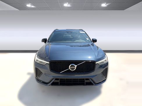 Used 2023 Volvo XC60 B5 Plus w/ Climate Package FWD image 6