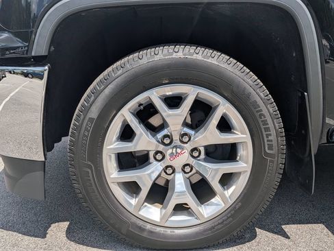 Used 2018 GMC Sierra 1500 SLT w/ SLT Premium Package AWD/4WD image 5