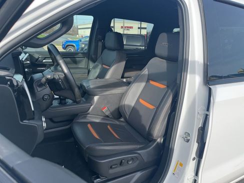 Used 2025 GMC Sierra 1500 AT4 image 23