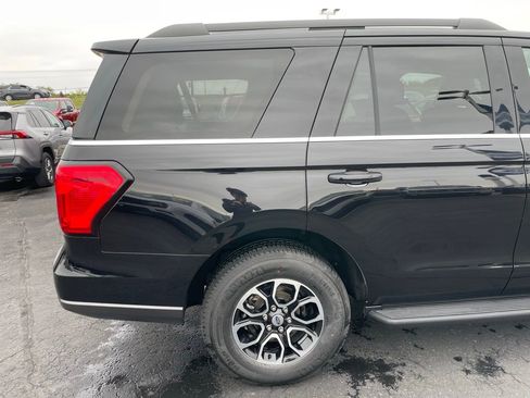 Used 2024 Ford Expedition XLT AWD/4WD image 31