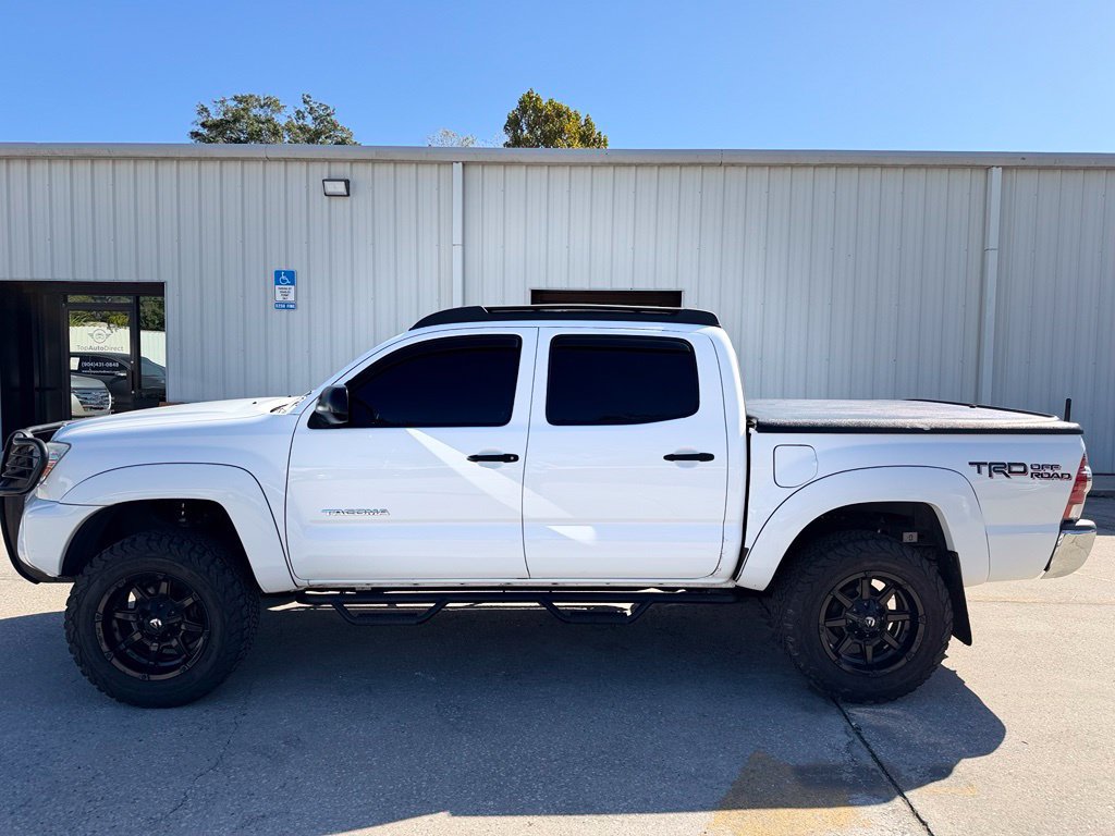 Used 2015 Toyota Tacoma 4x4 Double Cab w/ TRD Off-Road Package image 2