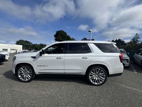 Used 2025 GMC Yukon Denali w/ Denali Reserve Package AWD/4WD image 4