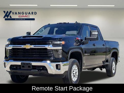 Used 2025 Chevrolet Silverado 2500 LT w/ Convenience Package AWD/4WD image 4