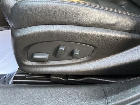 Used 2017 Chevrolet Impala LT FWD image 5