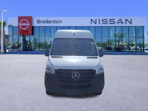 Used 2025 Mercedes-Benz Sprinter 2500 image 2