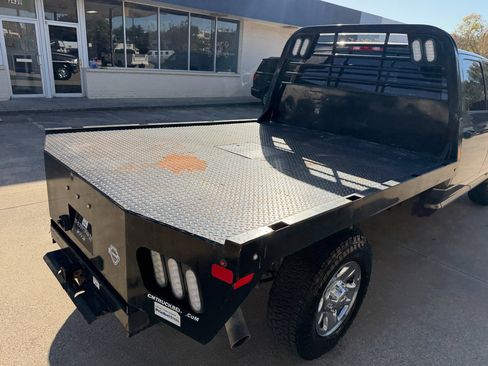 Used 2018 RAM 2500 Tradesman w/ Chrome Appearance Group image 15