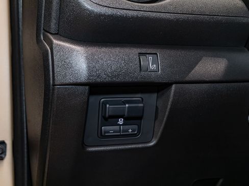Used 2023 Chevrolet Colorado Trail Boss w/ Technology Package AWD/4WD image 17