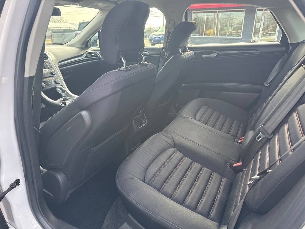 Used 2013 Ford Fusion SE FWD image 11