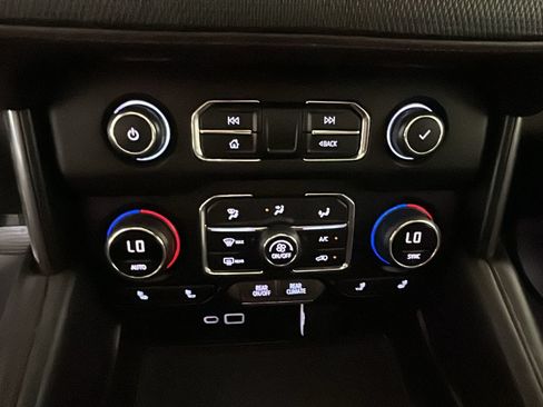 Used 2021 Chevrolet Suburban RST w/ Luxury Package AWD/4WD image 26