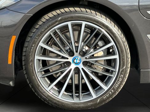 Used 2023 BMW 530e xDrive w/ Premium Package AWD/4WD image 25