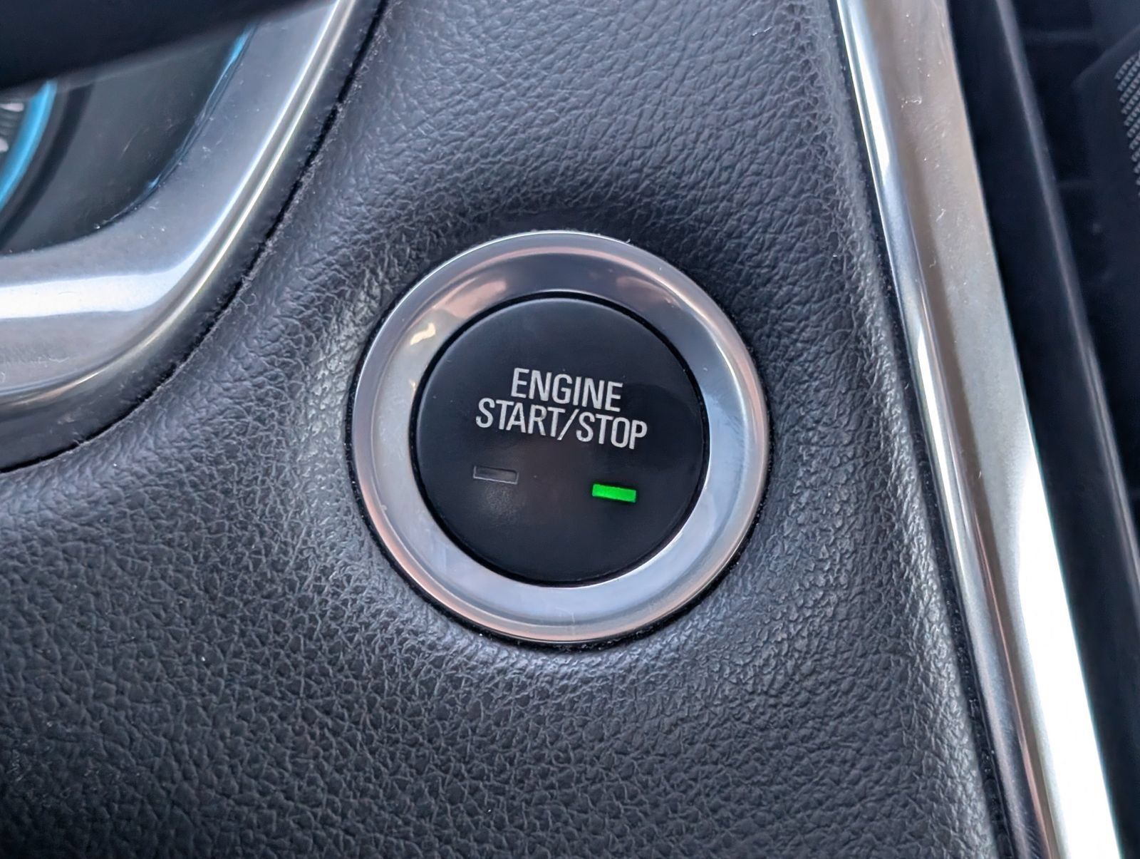Used 2018 Chevrolet Traverse LT FWD image 17