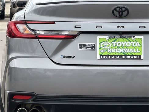 Used 2025 Toyota Camry SE image 5
