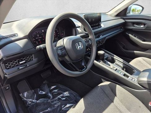 Used 2023 Honda Accord EX image 10