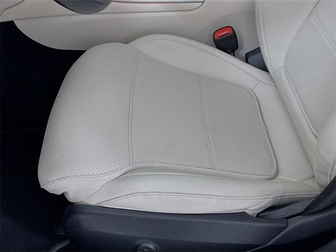 Used 2022 Mercedes-Benz C 300 Sedan image 13