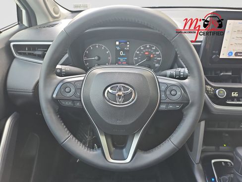 Used 2024 Toyota Corolla Cross LE w/ Moonroof Package FWD image 45